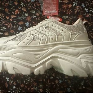 Elegant Women's Cream Platform Sneakers